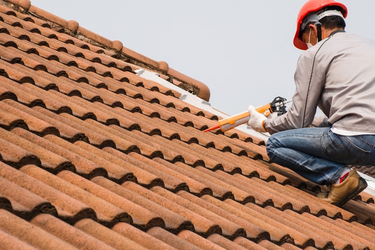 How to Choose a Caulking Gun For Waterproofing
